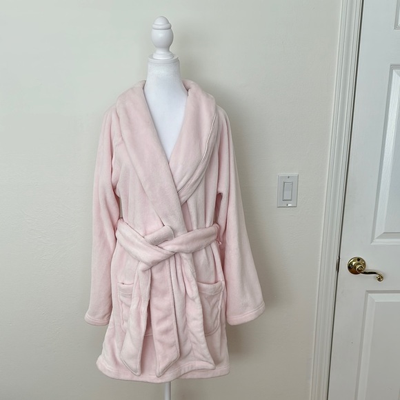Victoria's Secret Pink Plush Robe with Embroidered Back size M/L - Picture 4 of 10